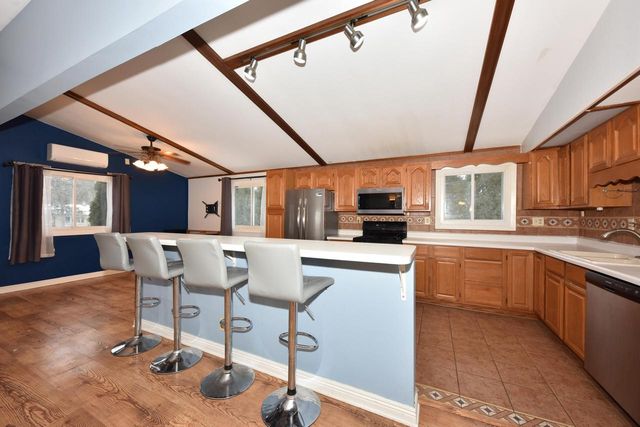 10156 S Nicholson ROAD, Oak Creek, WI 53154