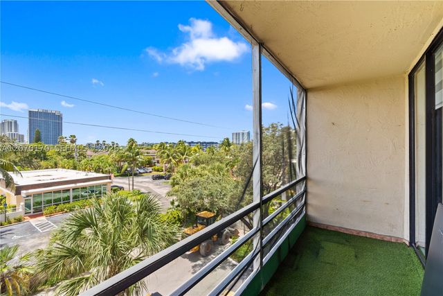 2821 N Miami Beach Blvd 4F, North Miami Beach, FL 33160
