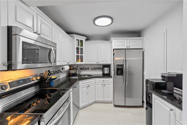 2821 N Miami Beach Blvd 4F, North Miami Beach, FL 33160