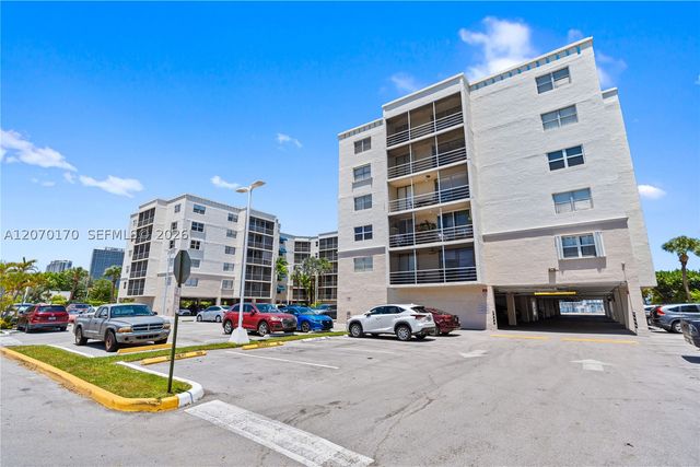 2821 N Miami Beach Blvd 4F, North Miami Beach, FL 33160