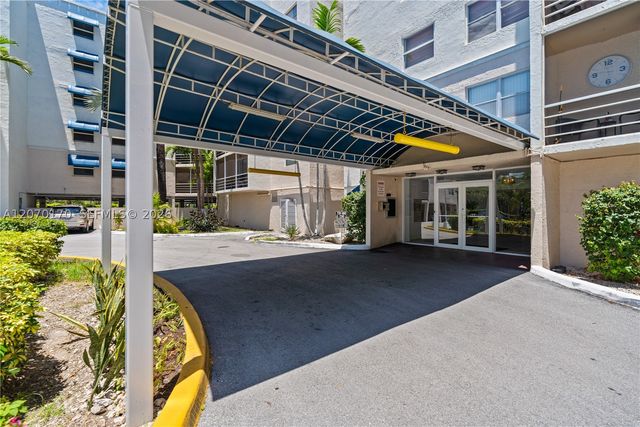 2821 N Miami Beach Blvd 4F, North Miami Beach, FL 33160