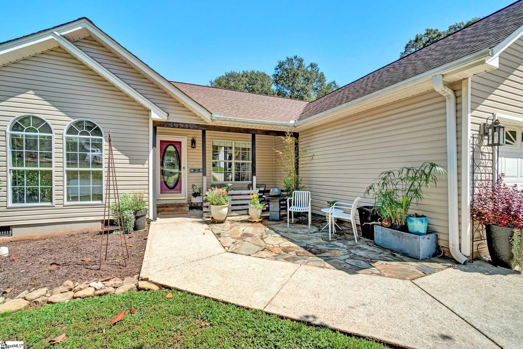 5 Rutgers Way, Mauldin, SC 29662