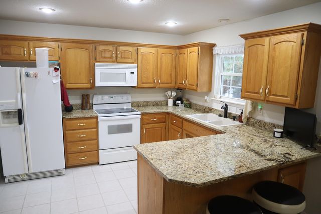 2707 South Ryan Place, Springfield, MO 65807