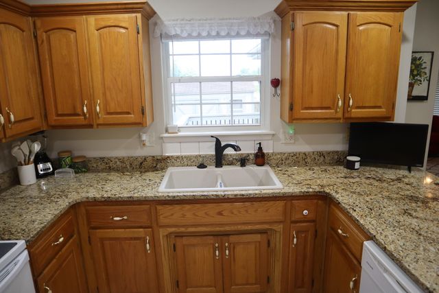 2707 South Ryan Place, Springfield, MO 65807