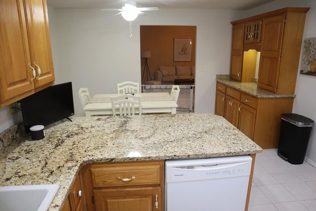 2707 South Ryan Place, Springfield, MO 65807