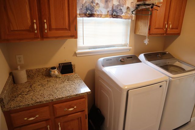 2707 South Ryan Place, Springfield, MO 65807