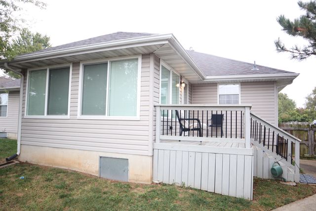 2707 South Ryan Place, Springfield, MO 65807