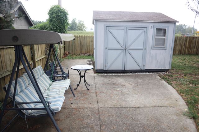 2707 South Ryan Place, Springfield, MO 65807