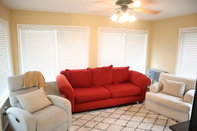 2707 South Ryan Place, Springfield, MO 65807