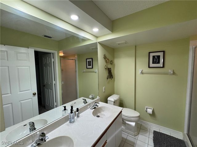 137 Wading Bird CIR F206, Naples, FL 34110