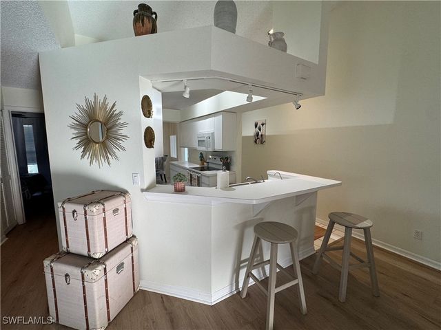 137 Wading Bird CIR F206, Naples, FL 34110