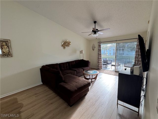 137 Wading Bird CIR F206, Naples, FL 34110