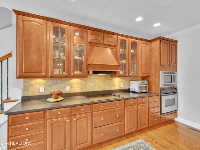 142 Center Park Lane, Oak Ridge, TN 37830