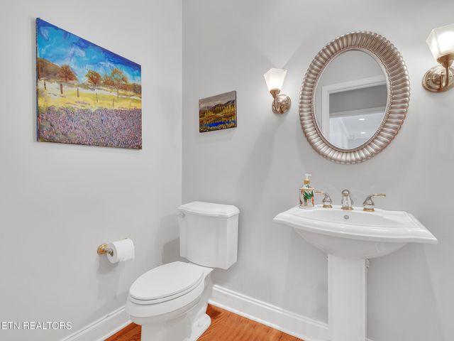 142 Center Park Lane, Oak Ridge, TN 37830