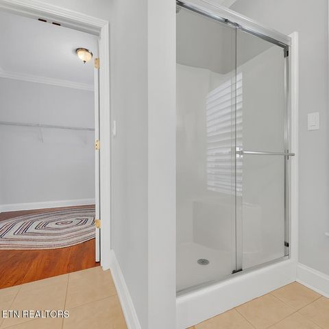 142 Center Park Lane, Oak Ridge, TN 37830