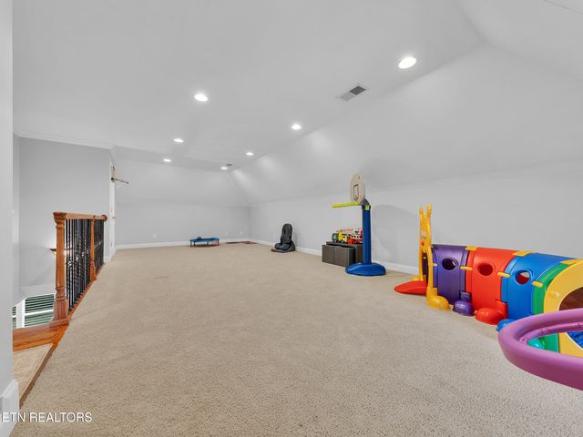 142 Center Park Lane, Oak Ridge, TN 37830