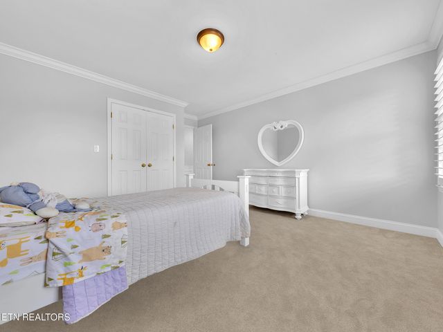 142 Center Park Lane, Oak Ridge, TN 37830