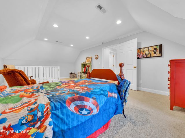 142 Center Park Lane, Oak Ridge, TN 37830