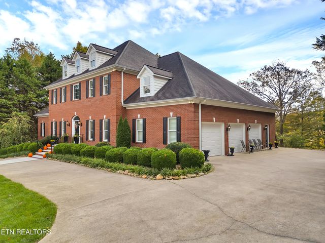 142 Center Park Lane, Oak Ridge, TN 37830