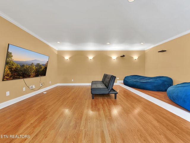 142 Center Park Lane, Oak Ridge, TN 37830