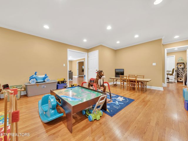 142 Center Park Lane, Oak Ridge, TN 37830