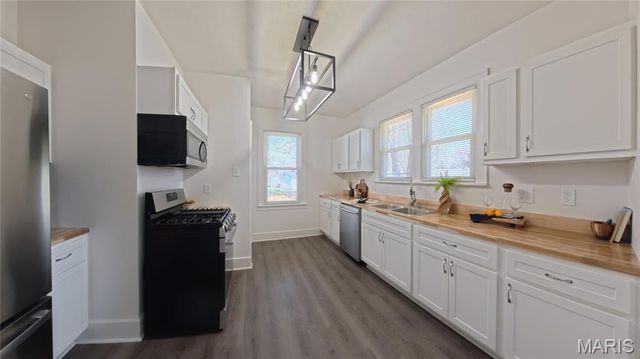 145 S 34th Street, Belleville, IL 62226