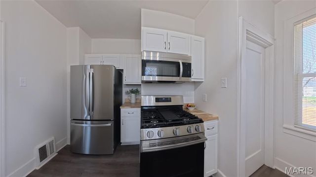 145 S 34th Street, Belleville, IL 62226