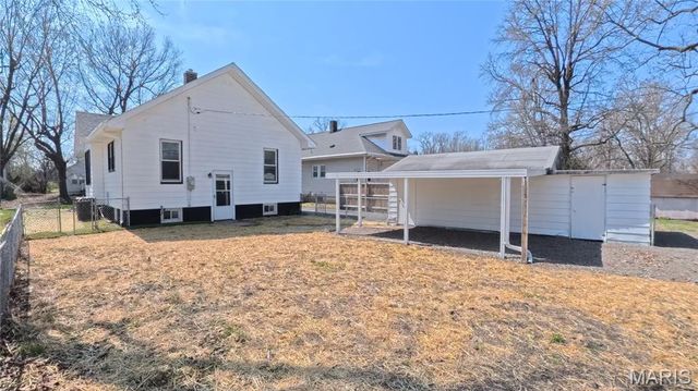 145 S 34th Street, Belleville, IL 62226