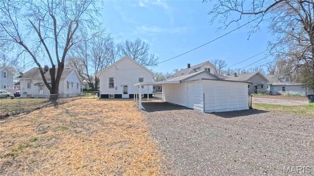 145 S 34th Street, Belleville, IL 62226