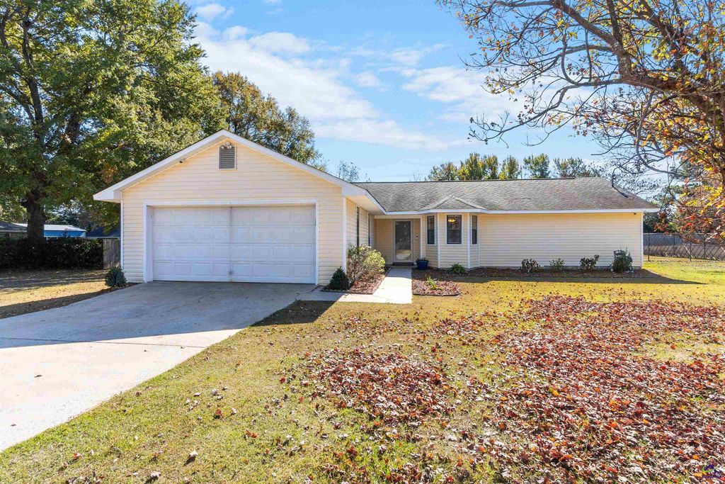 108 Water Drive, Warner Robins, GA 31088