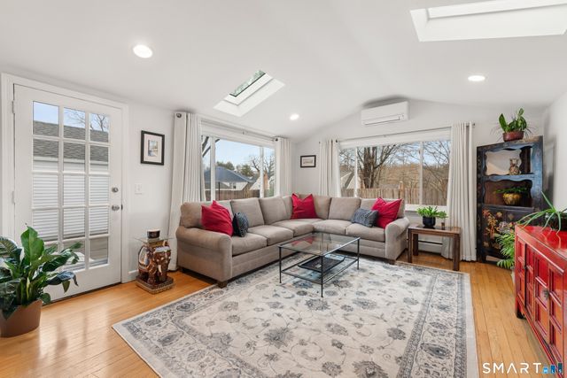 25 Oak Street, Westport, CT 06880