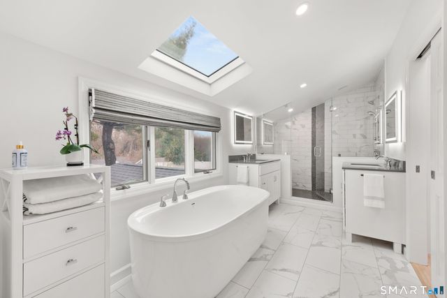 25 Oak Street, Westport, CT 06880