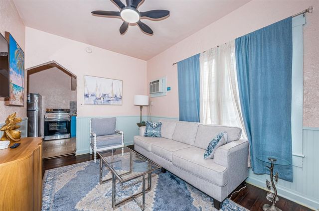 2938 BEACH BOULEVARD S, Gulfport, FL 33707