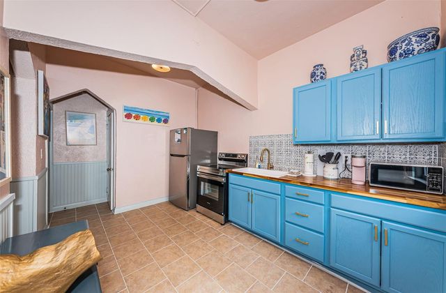 2938 BEACH BOULEVARD S, Gulfport, FL 33707