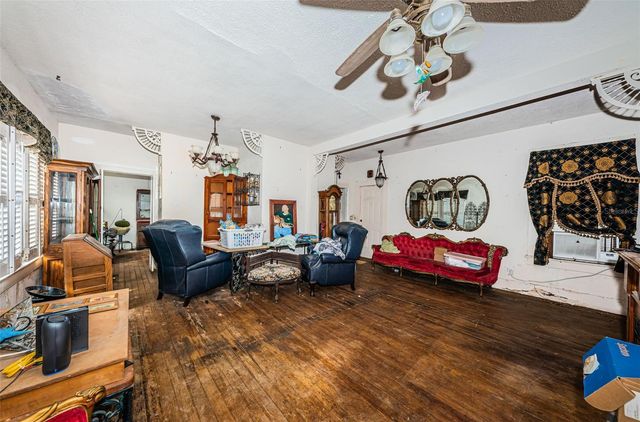 2938 BEACH BOULEVARD S, Gulfport, FL 33707