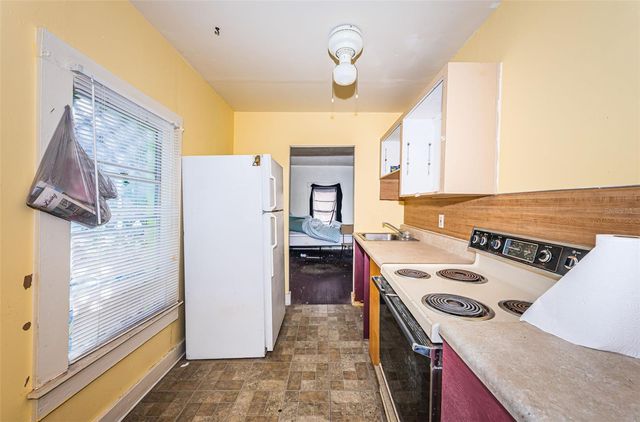 2938 BEACH BOULEVARD S, Gulfport, FL 33707