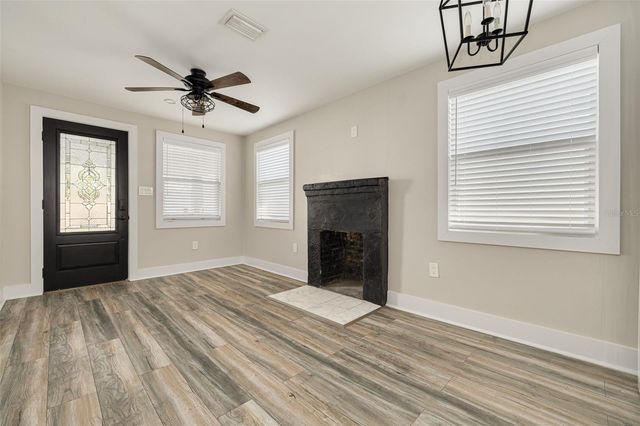 106 W HAYA STREET, Tampa, FL 33603