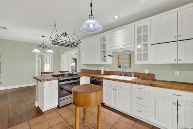 465 S UNION AVE, New Braunfels, TX 78130