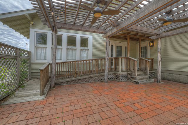 465 S UNION AVE, New Braunfels, TX 78130