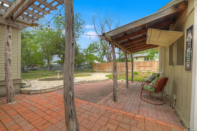 465 S UNION AVE, New Braunfels, TX 78130