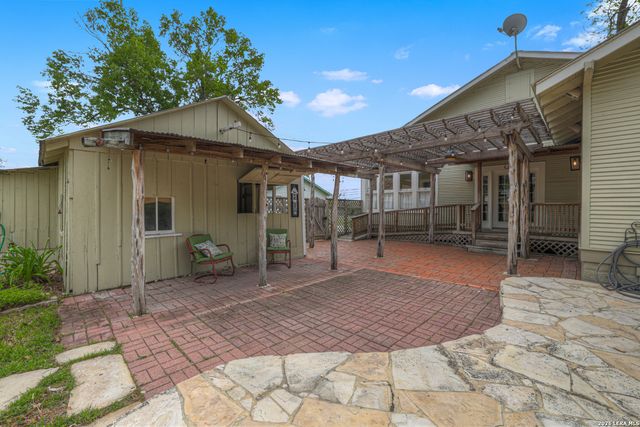 465 S UNION AVE, New Braunfels, TX 78130