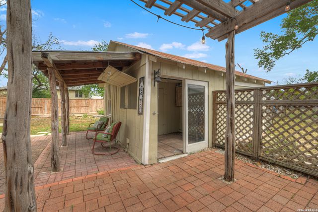 465 S UNION AVE, New Braunfels, TX 78130