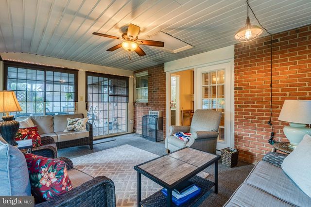 442 PHILMONT DR, Lancaster, PA 17601