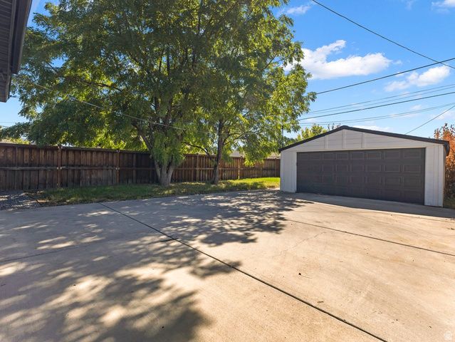 548 E HOLLYWOOD AVE, Salt Lake City, UT 84105