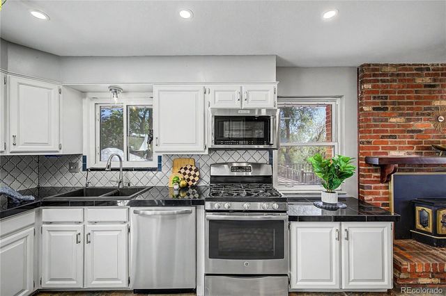2450 S Jamaica Street, Aurora, CO 80014