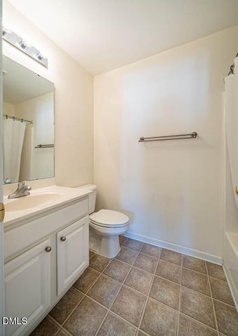 245 Plaza Drive E, Chapel Hill, NC 27517