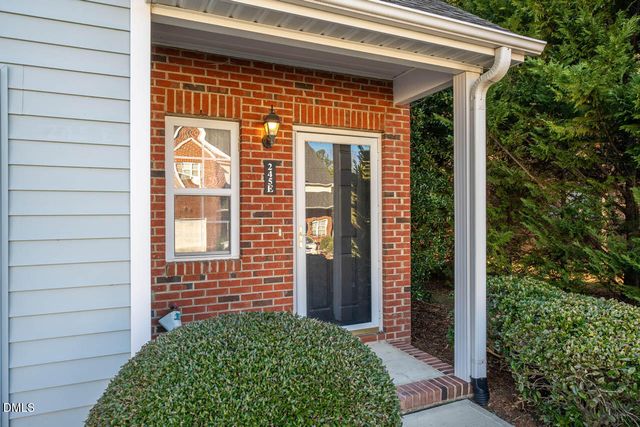245 Plaza Drive E, Chapel Hill, NC 27517
