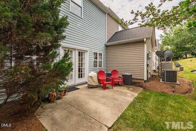 245 Plaza Drive E, Chapel Hill, NC 27517
