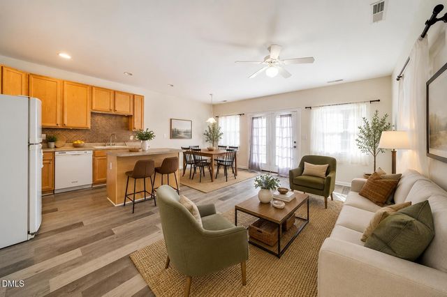 245 Plaza Drive E, Chapel Hill, NC 27517