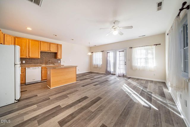 245 Plaza Drive E, Chapel Hill, NC 27517